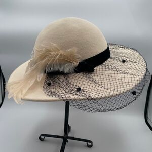 Vintage Cream Wool Fedora Hat Black Mesh Veil & Feathers Glam Chic Old Hollywood